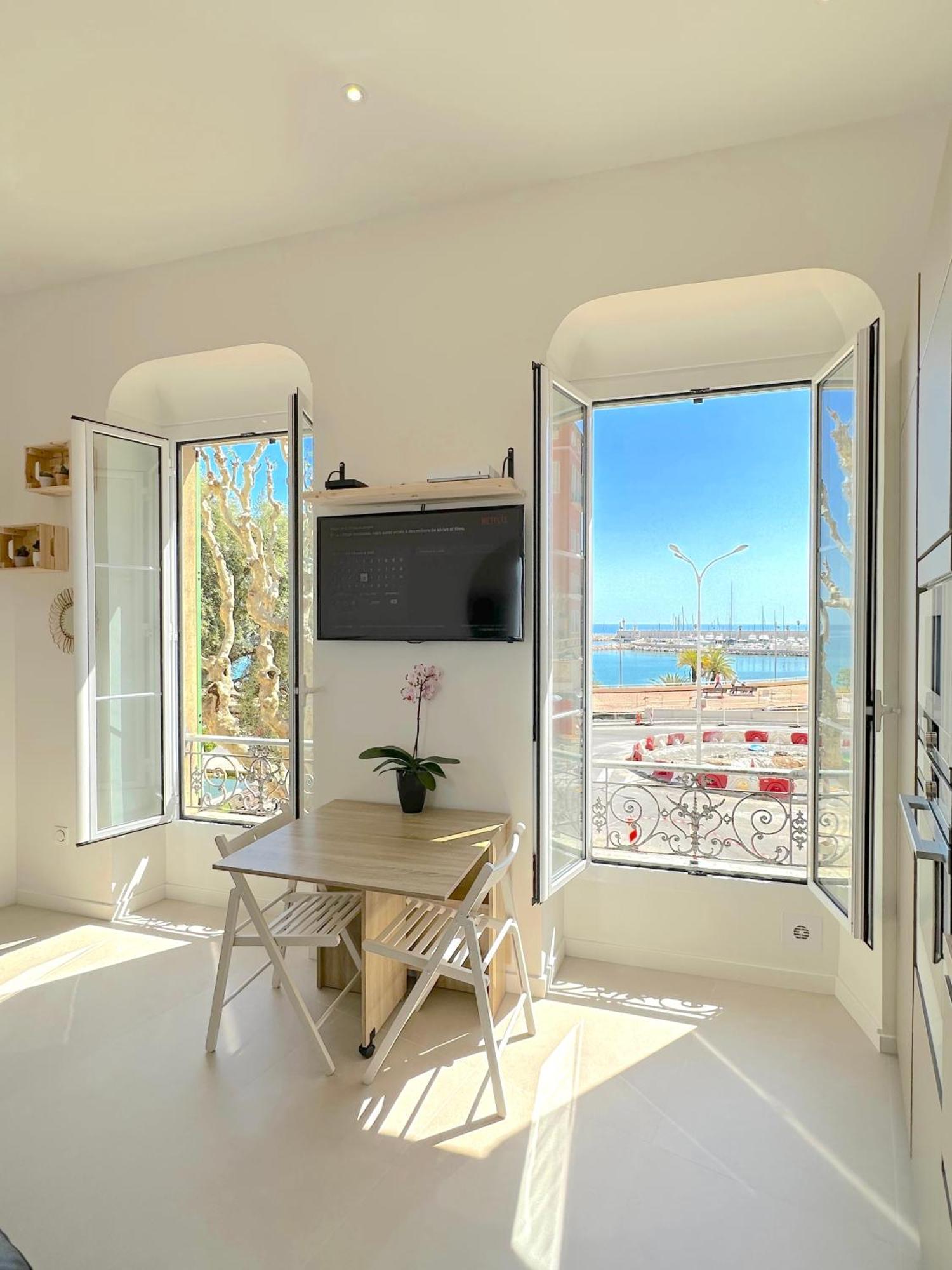 Menton # Monaco - F1 Gp - 4 Persons - Sea View - New - Parking - Clim - Premium - Beach And Sun Exterior photo